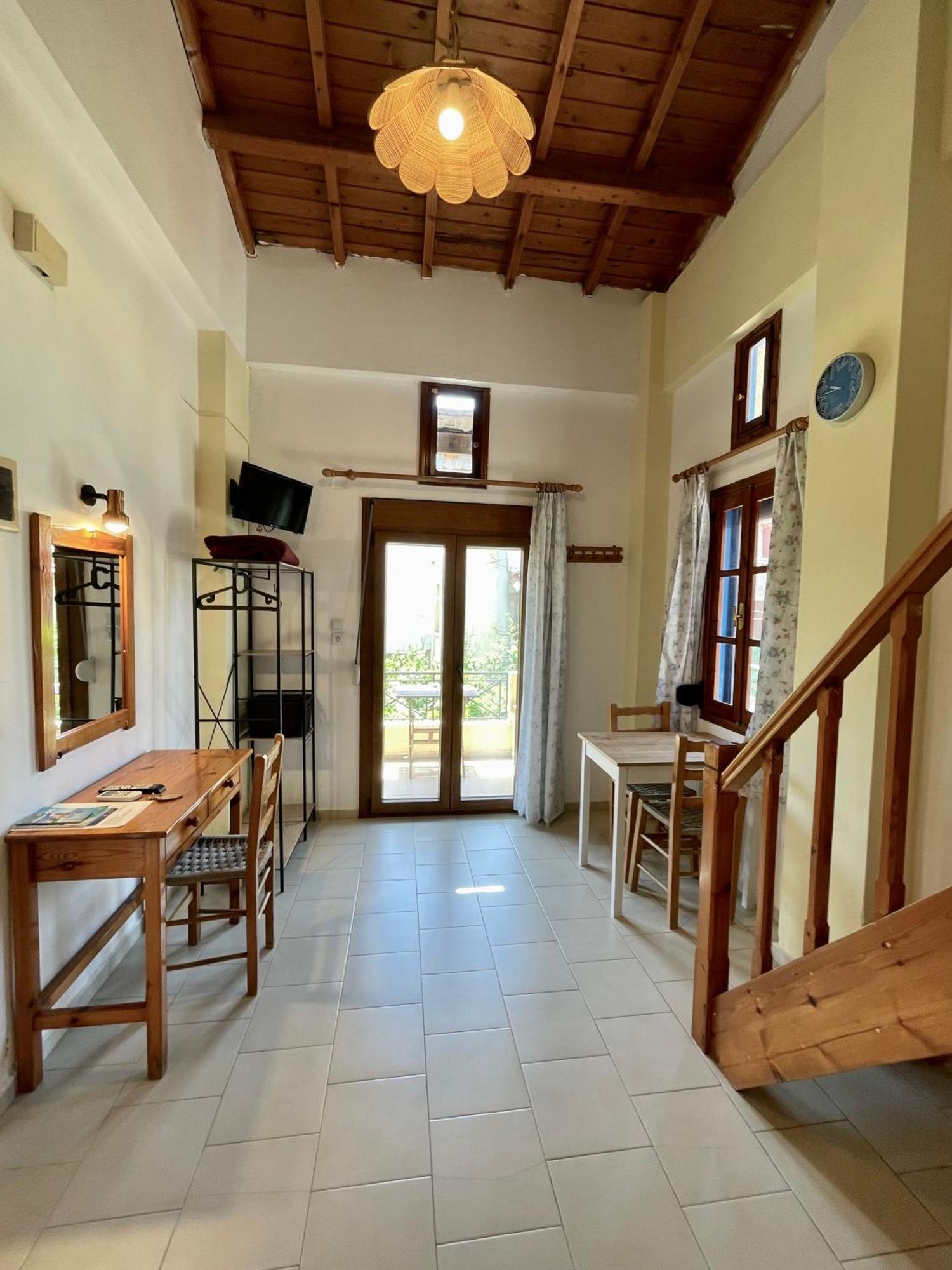 Jimmy'S Place Ormos  Екстер'єр фото
