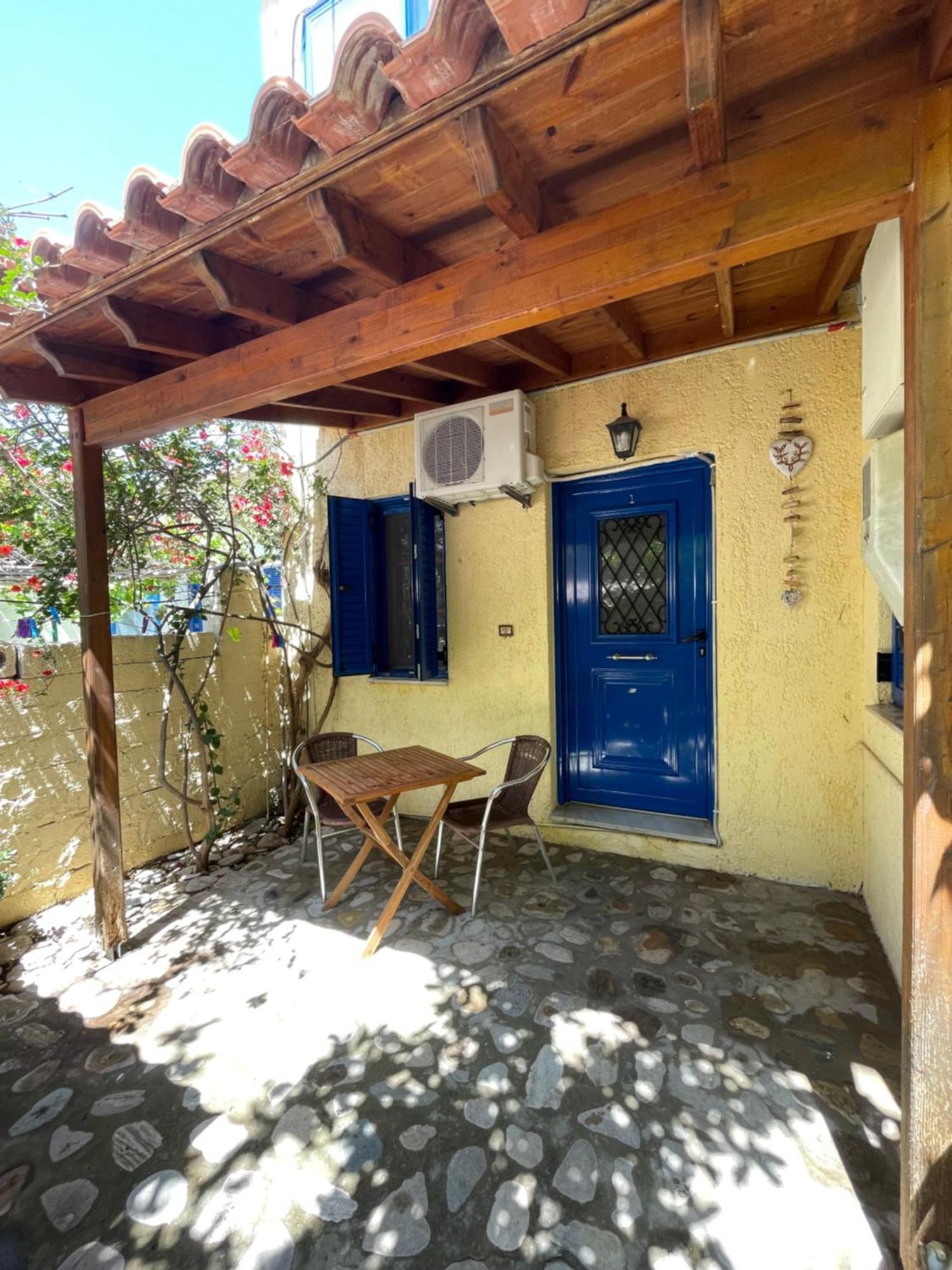 Jimmy'S Place Ormos  Екстер'єр фото
