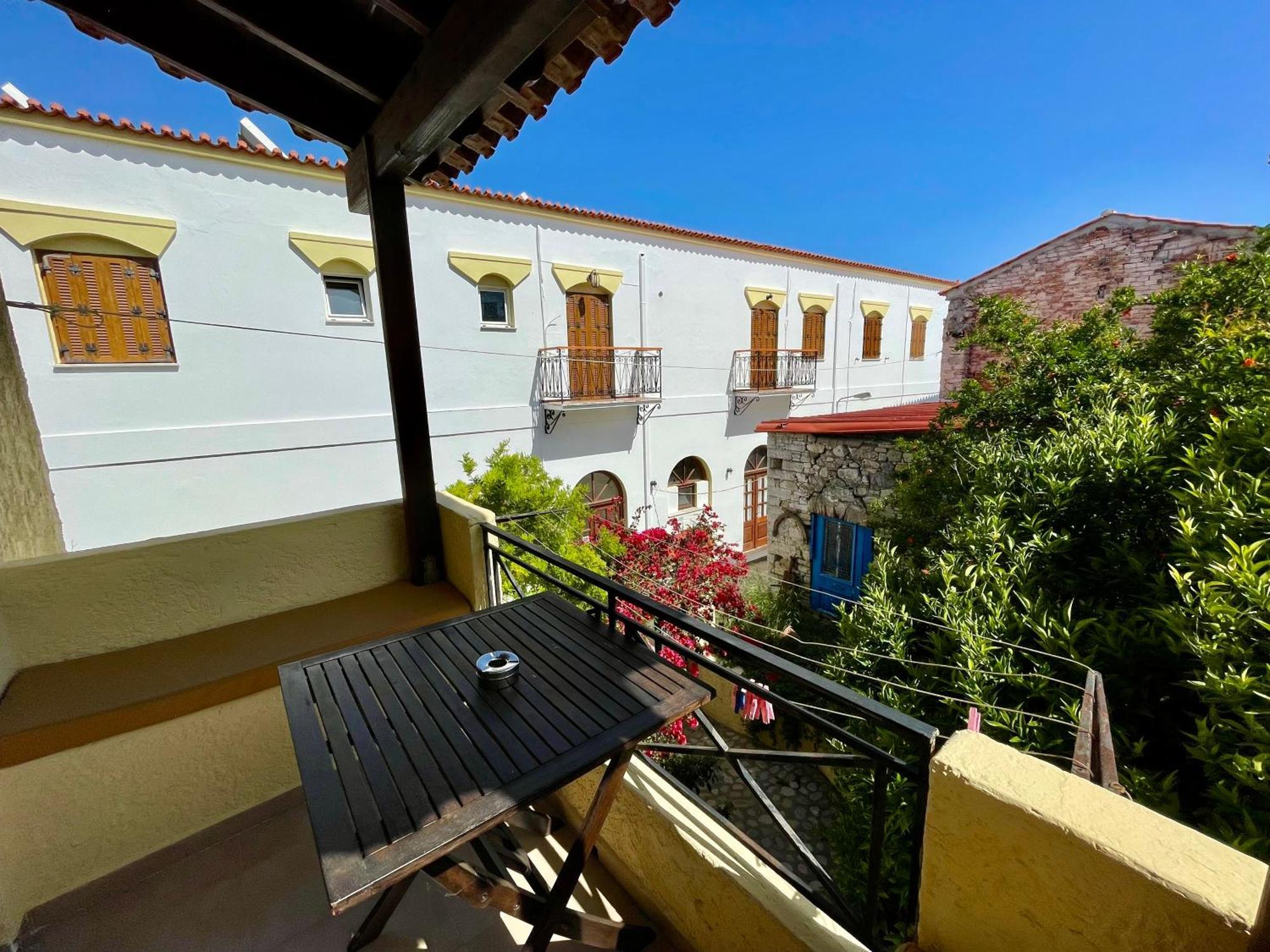 Jimmy'S Place Ormos  Екстер'єр фото