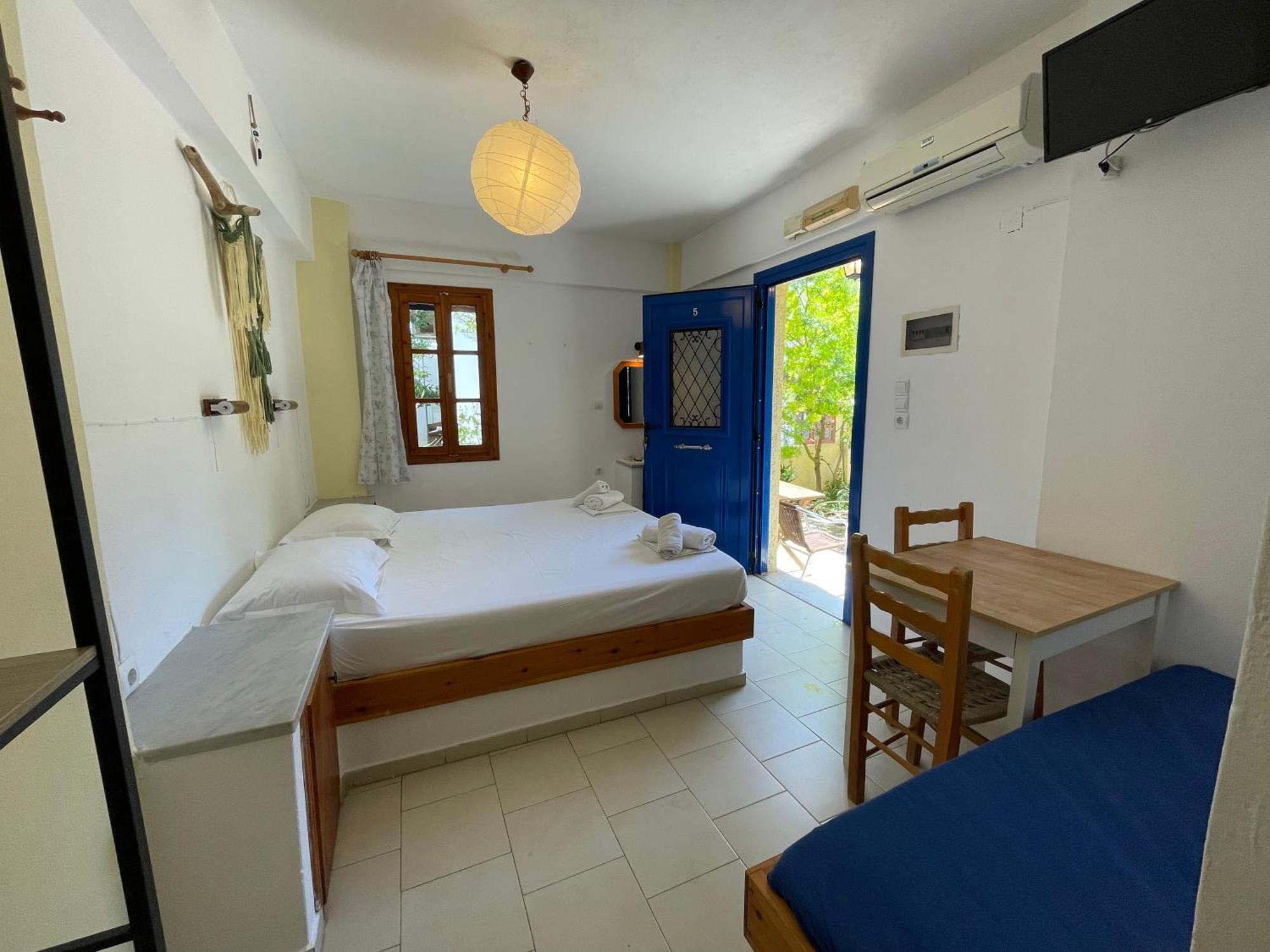 Jimmy'S Place Ormos  Екстер'єр фото