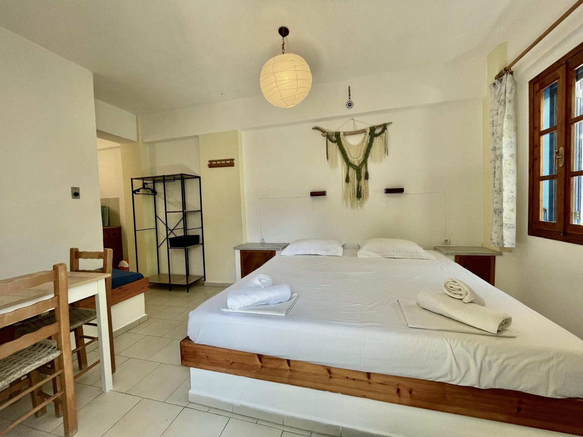 Jimmy'S Place Ormos  Екстер'єр фото