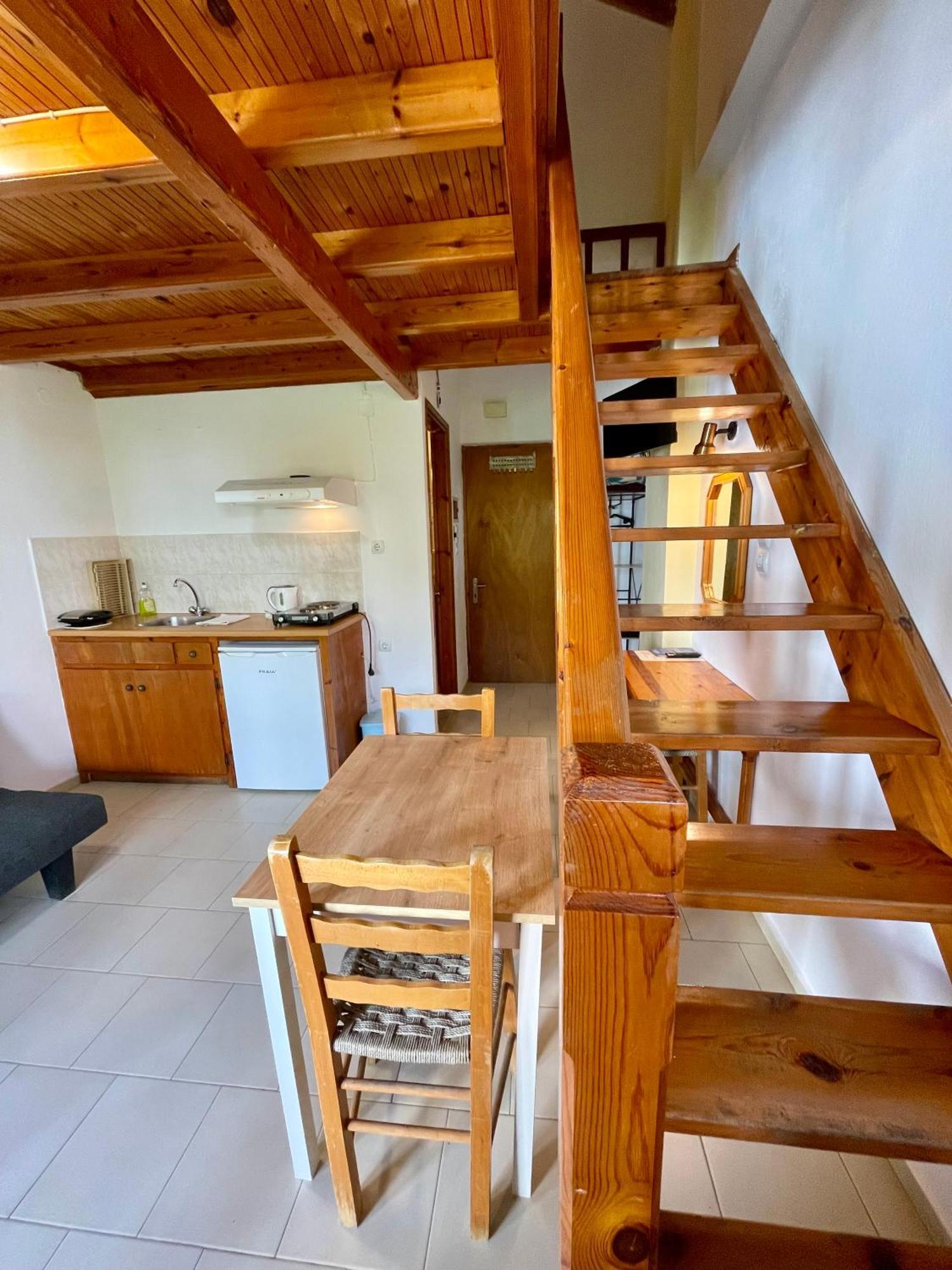 Jimmy'S Place Ormos  Екстер'єр фото