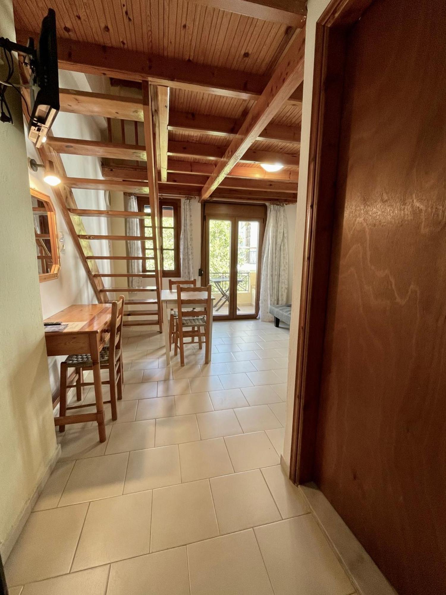 Jimmy'S Place Ormos  Екстер'єр фото