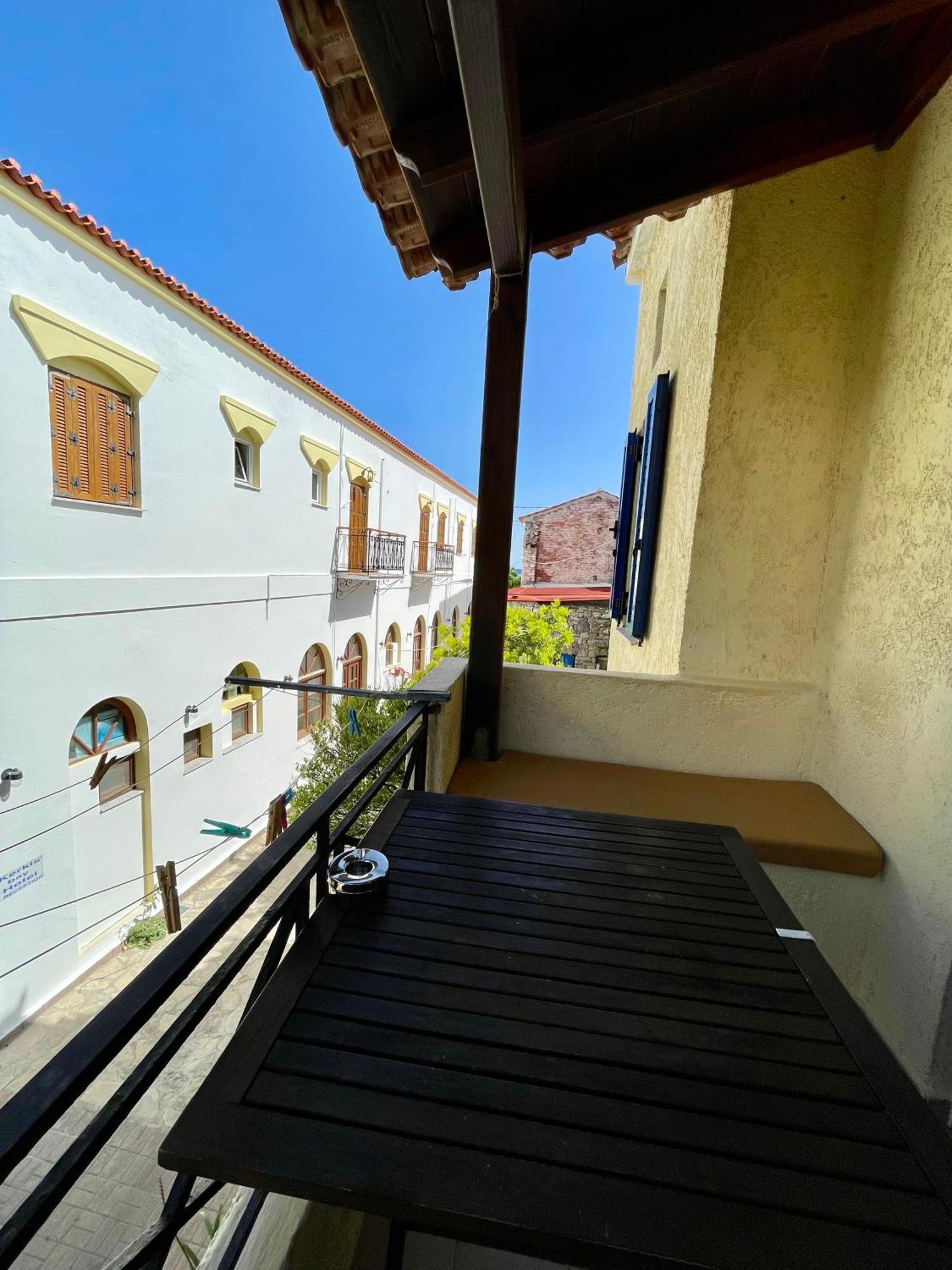 Jimmy'S Place Ormos  Екстер'єр фото