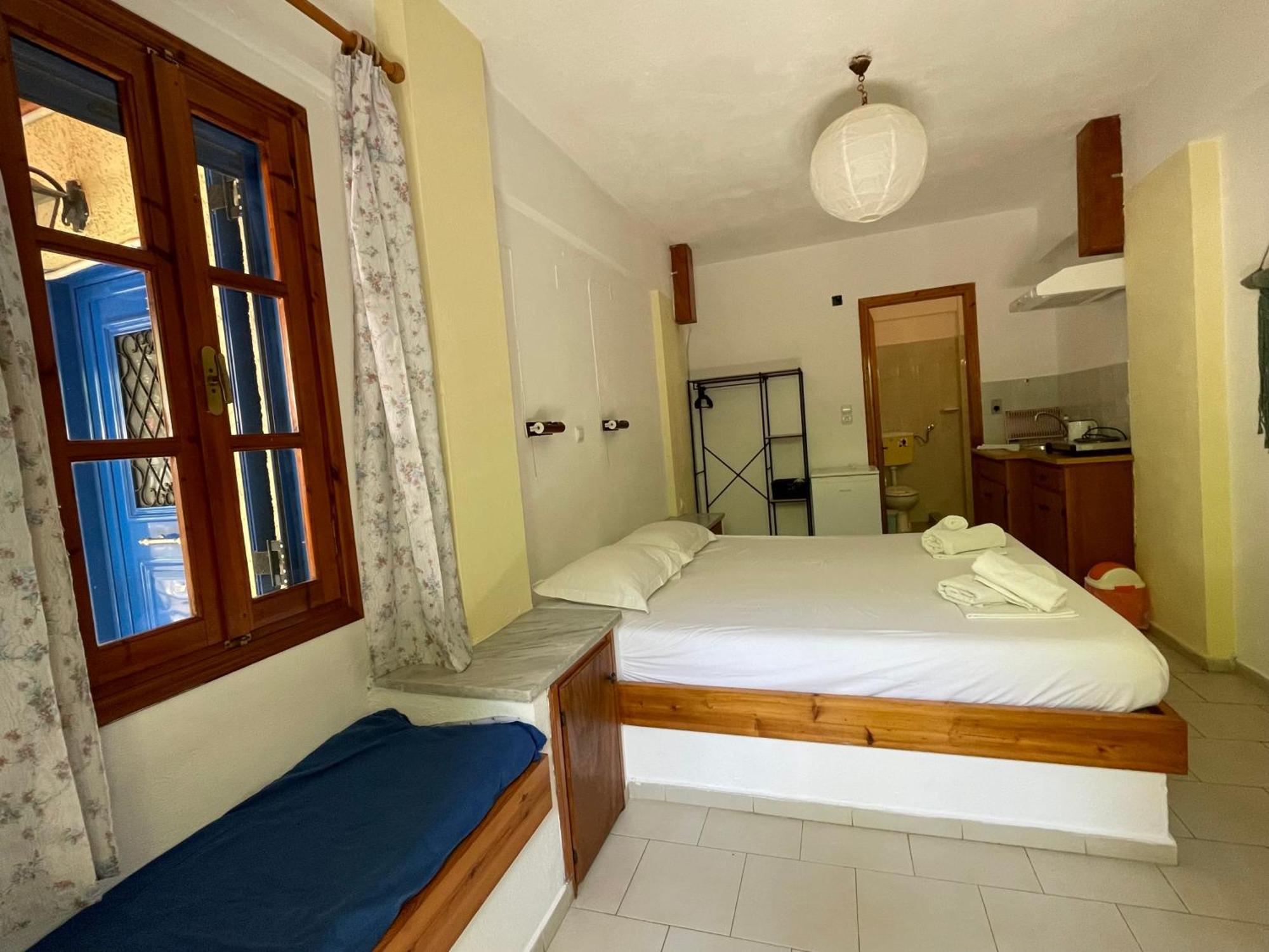 Jimmy'S Place Ormos  Екстер'єр фото