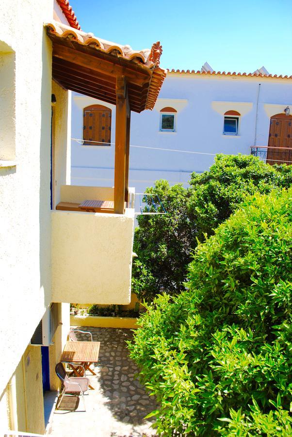 Jimmy'S Place Ormos  Екстер'єр фото